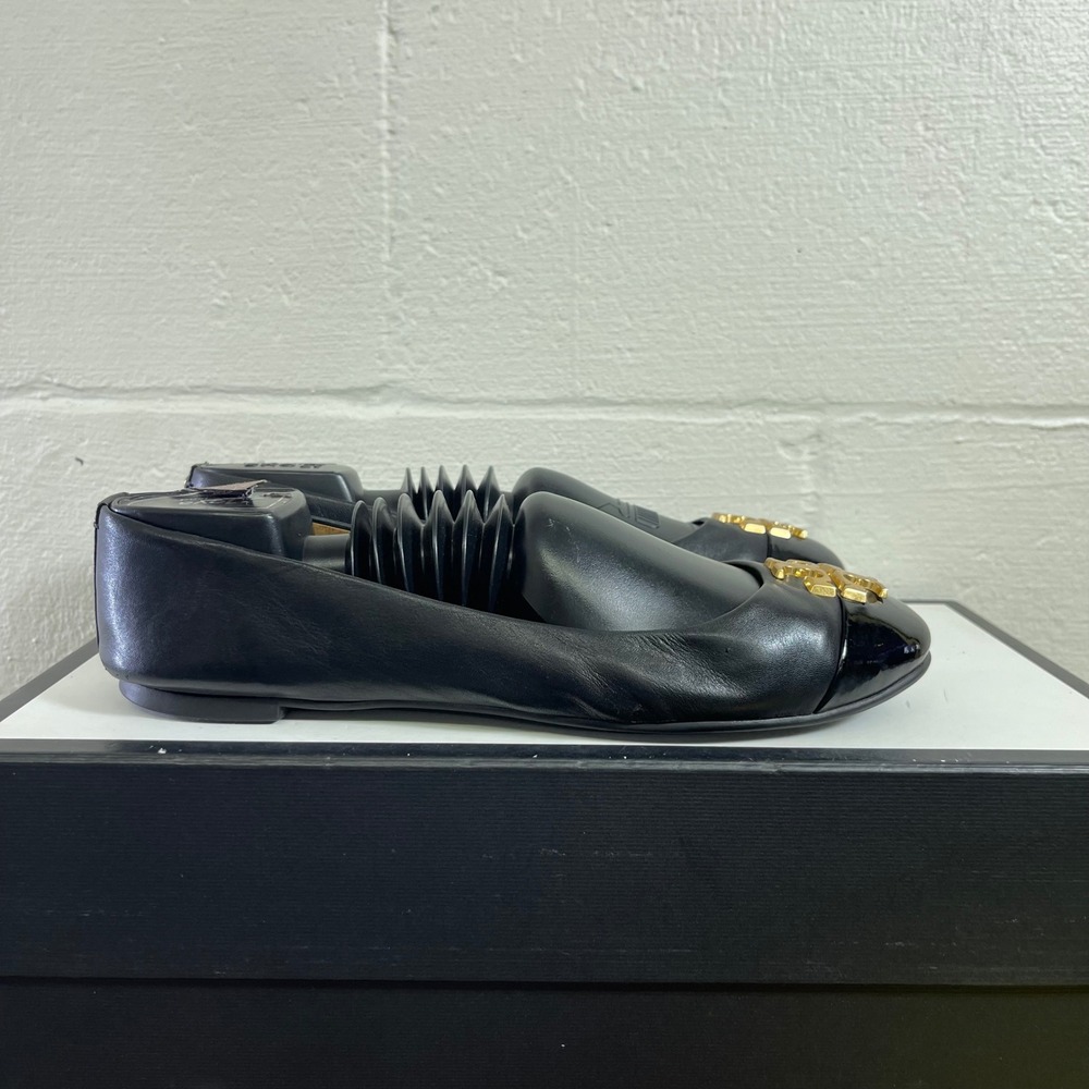 Tory Burch Everly Cap Toe Black Leather Gold Logo Ballet Flats Shoes Womens 8.5